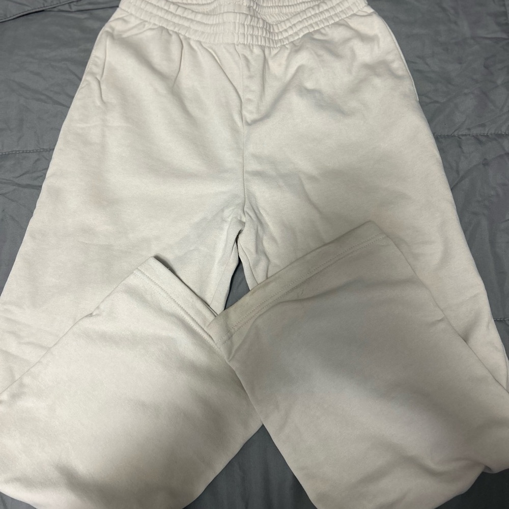 H&M Beige Wide Leg sweatpants with Relaxed Fit
